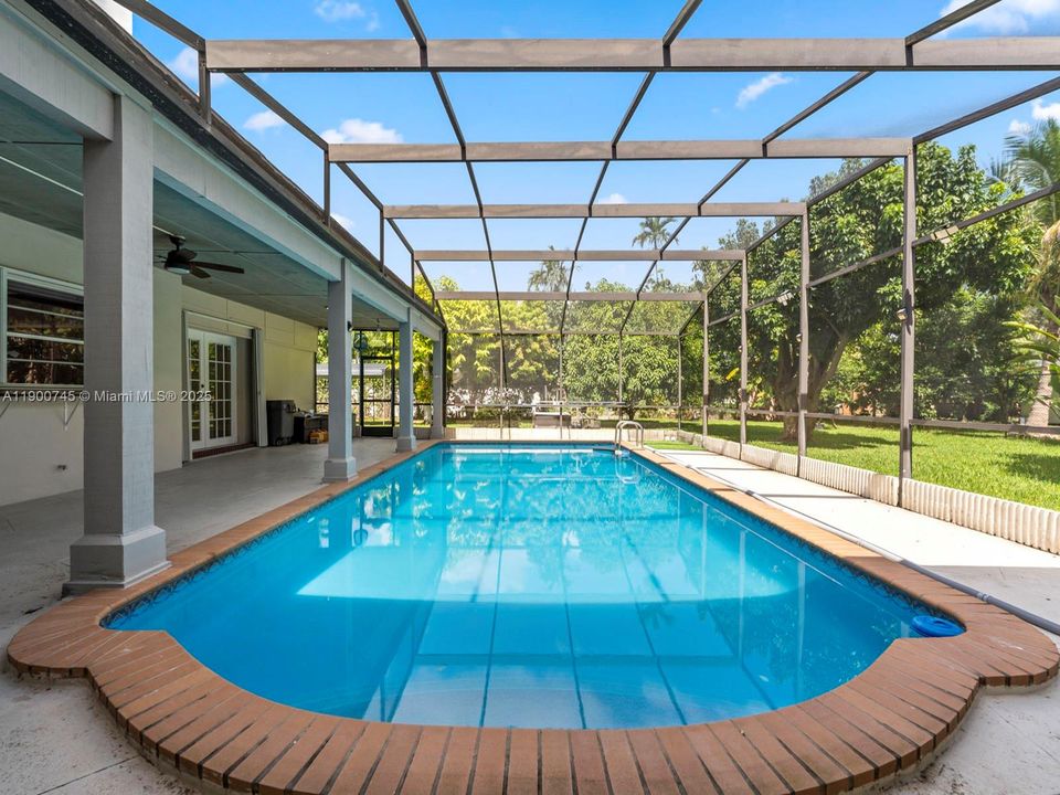 Active With Contract: $5,000 (4 beds, 2 baths, 2024 Square Feet)