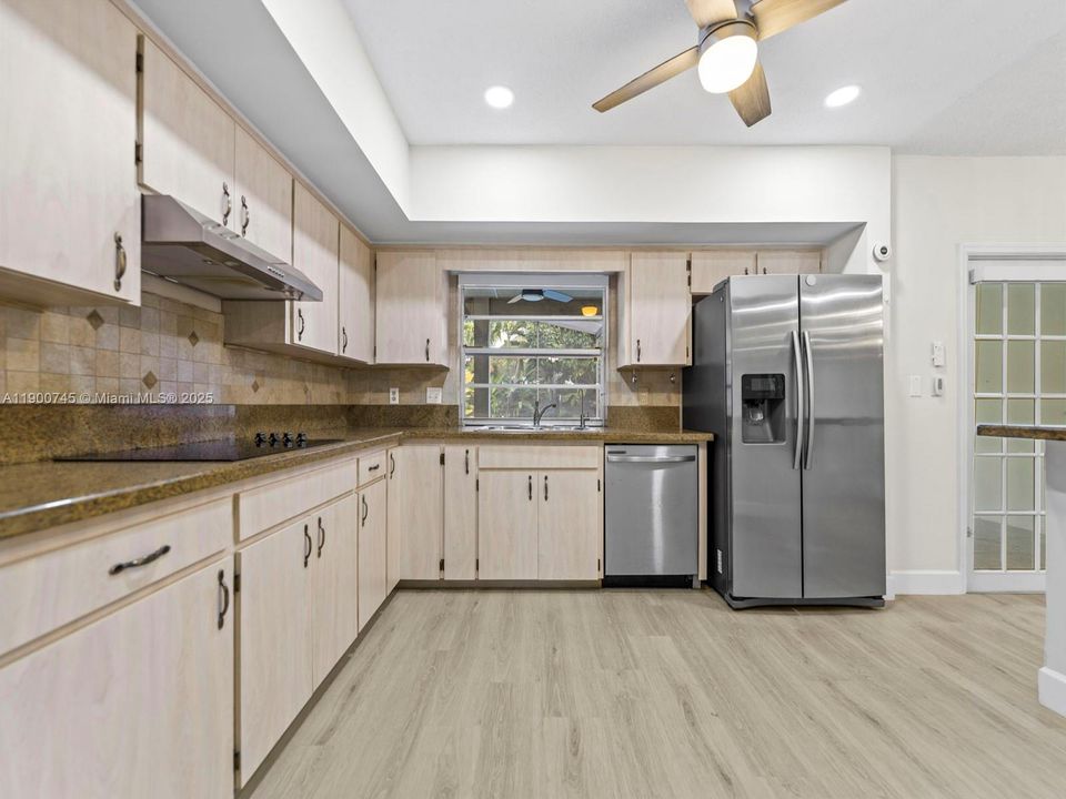 Active With Contract: $5,000 (4 beds, 2 baths, 2024 Square Feet)