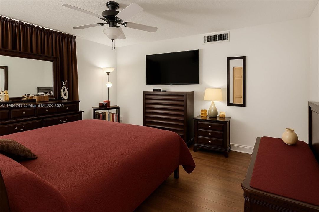 For Sale: $190,000 (2 beds, 2 baths, 1070 Square Feet)