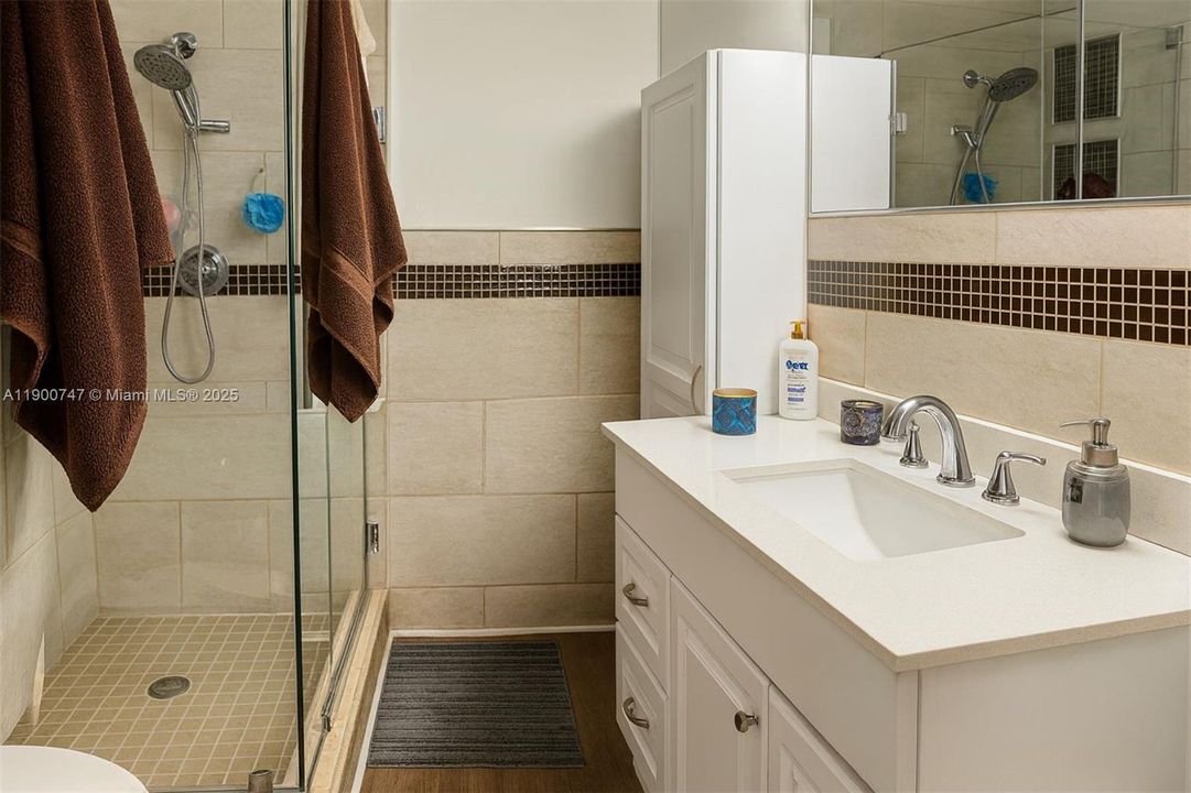 For Sale: $190,000 (2 beds, 2 baths, 1070 Square Feet)