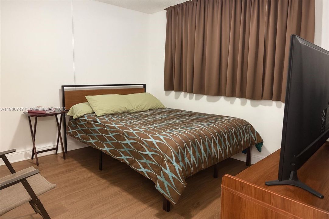 For Sale: $190,000 (2 beds, 2 baths, 1070 Square Feet)