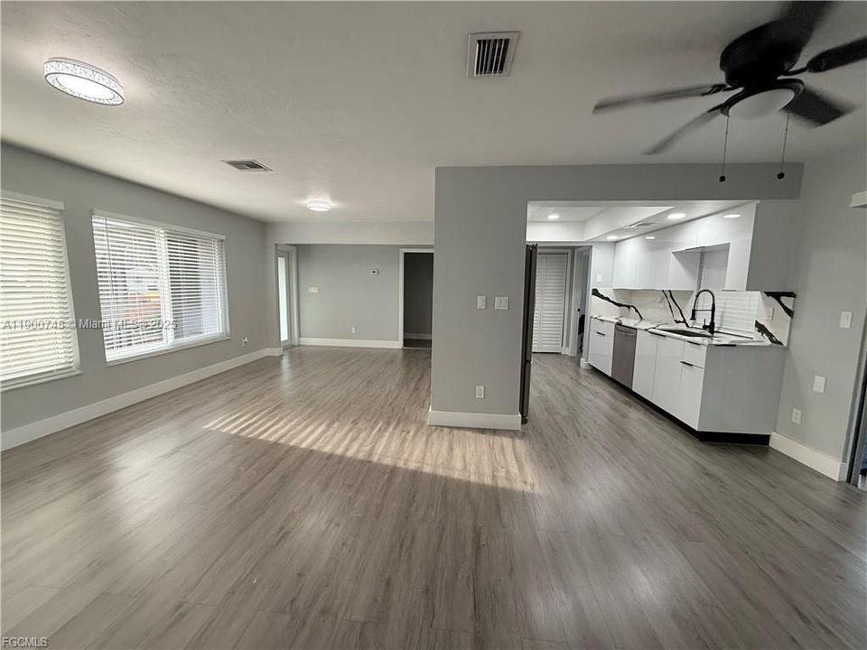 待售: $395,000 (3 贝兹, 2 浴室, 0 平方英尺)