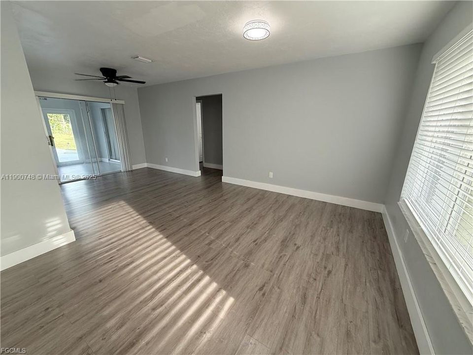 待售: $395,000 (3 贝兹, 2 浴室, 0 平方英尺)