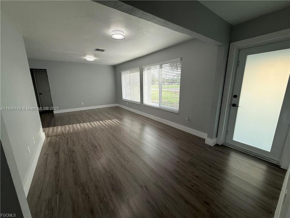 待售: $395,000 (3 贝兹, 2 浴室, 0 平方英尺)