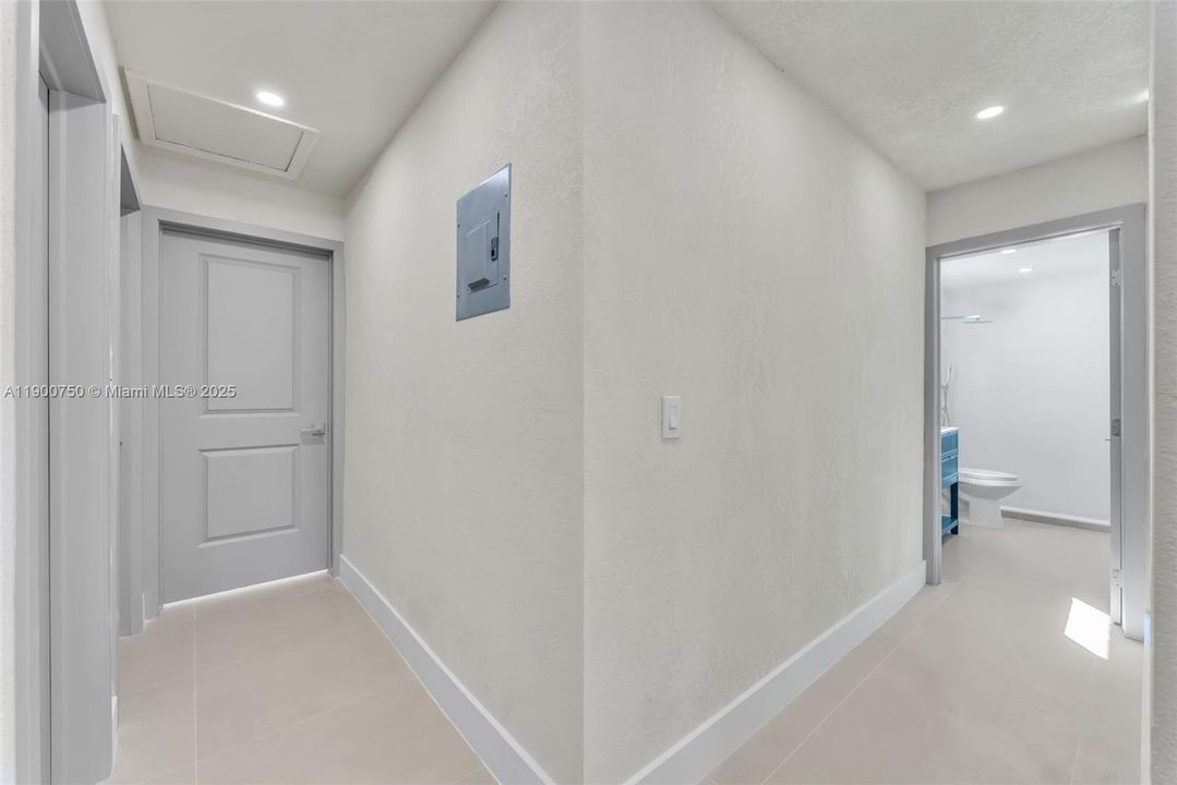 待售: $449,000 (4 贝兹, 2 浴室, 0 平方英尺)