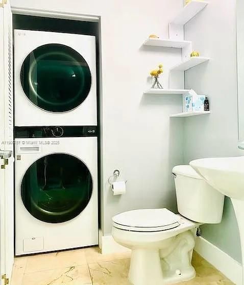 Recently Rented: $3,900 (1 beds, 1 baths, 943 Square Feet)