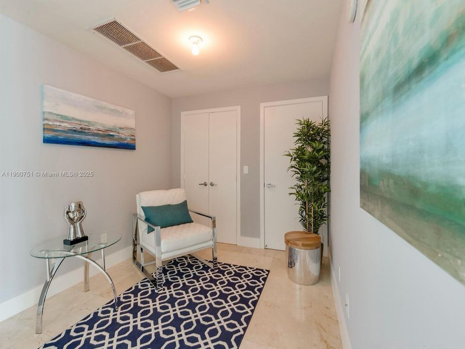 Recently Rented: $3,900 (1 beds, 1 baths, 943 Square Feet)