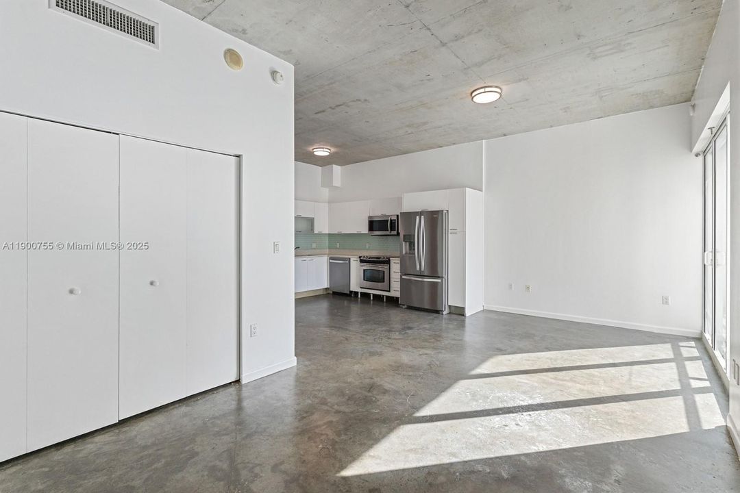 En Venta: $308,000 (1 camas, 1 baños, 644 Pies cuadrados)