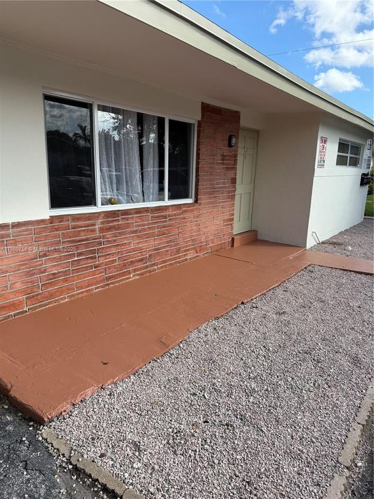 Recently Rented: $1,550 (1 beds, 1 baths, 3935 Square Feet)