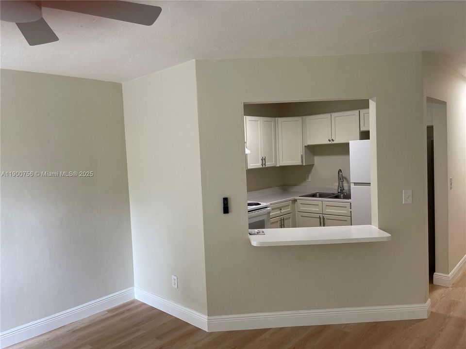 Recently Rented: $1,550 (1 beds, 1 baths, 3935 Square Feet)