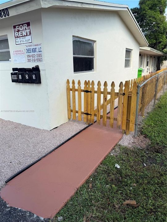 Recently Rented: $1,550 (1 beds, 1 baths, 3935 Square Feet)