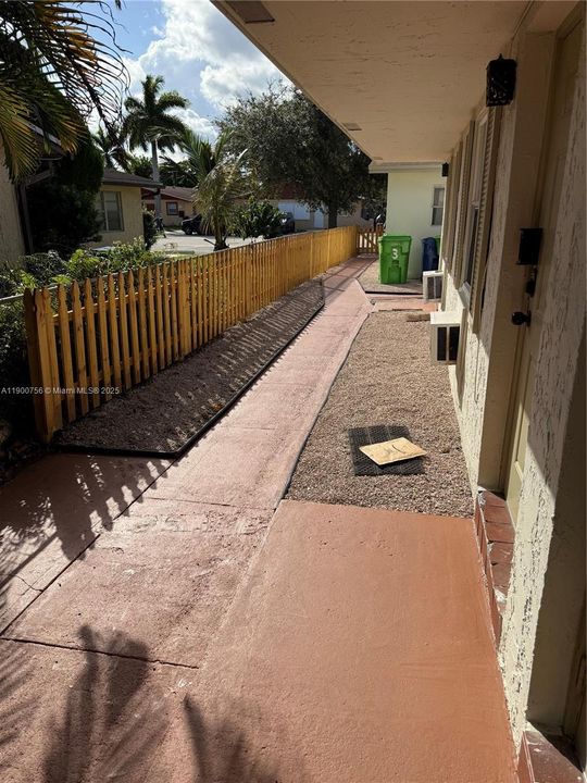 Recently Rented: $1,550 (1 beds, 1 baths, 3935 Square Feet)