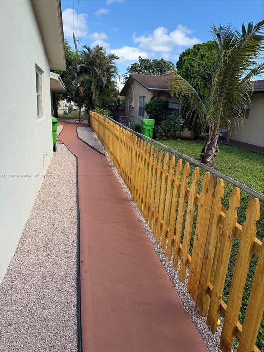 Recently Rented: $1,550 (1 beds, 1 baths, 3935 Square Feet)