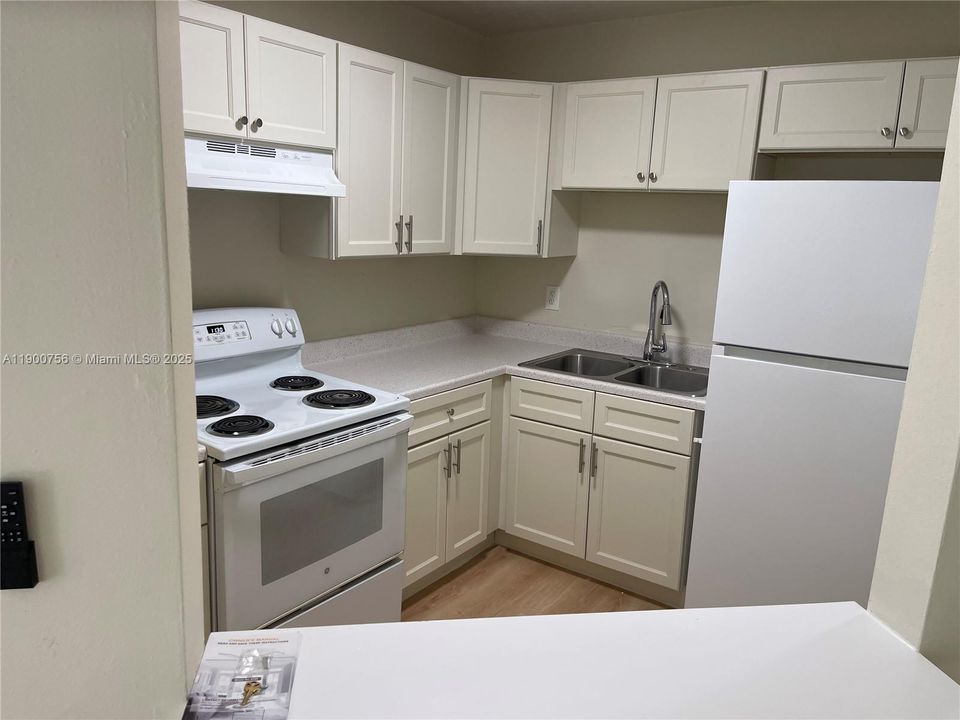 Recently Rented: $1,550 (1 beds, 1 baths, 3935 Square Feet)