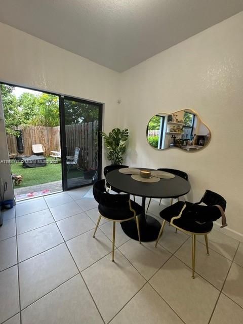 For Rent: $2,490 (3 beds, 3 baths, 1328 Square Feet)