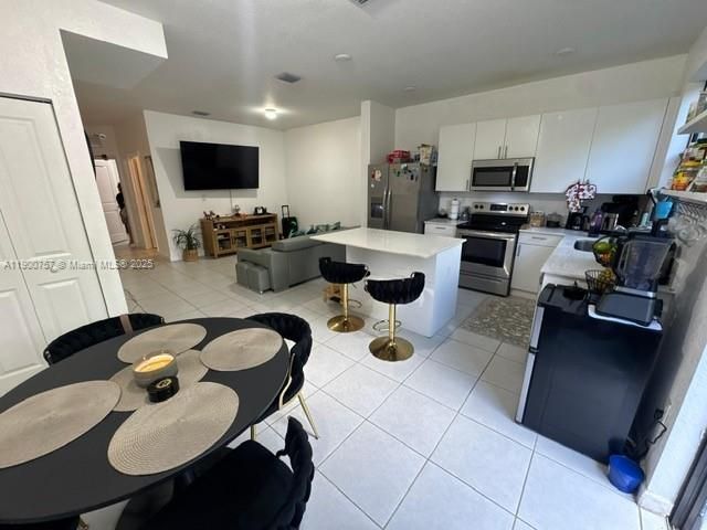 For Rent: $2,490 (3 beds, 3 baths, 1328 Square Feet)