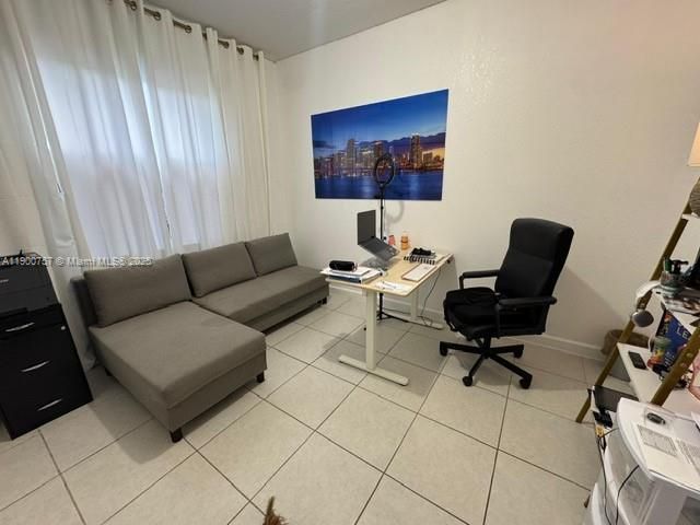 For Rent: $2,490 (3 beds, 3 baths, 1328 Square Feet)