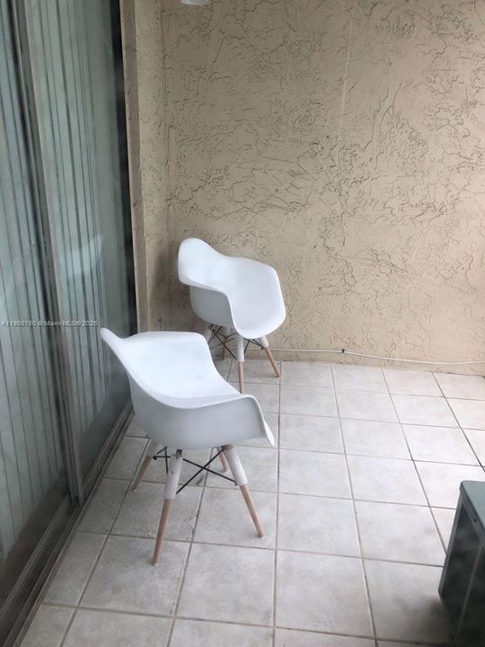 For Rent: $1,700 (1 beds, 1 baths, 792 Square Feet)