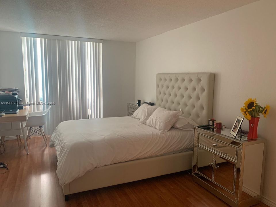 For Rent: $1,700 (1 beds, 1 baths, 792 Square Feet)