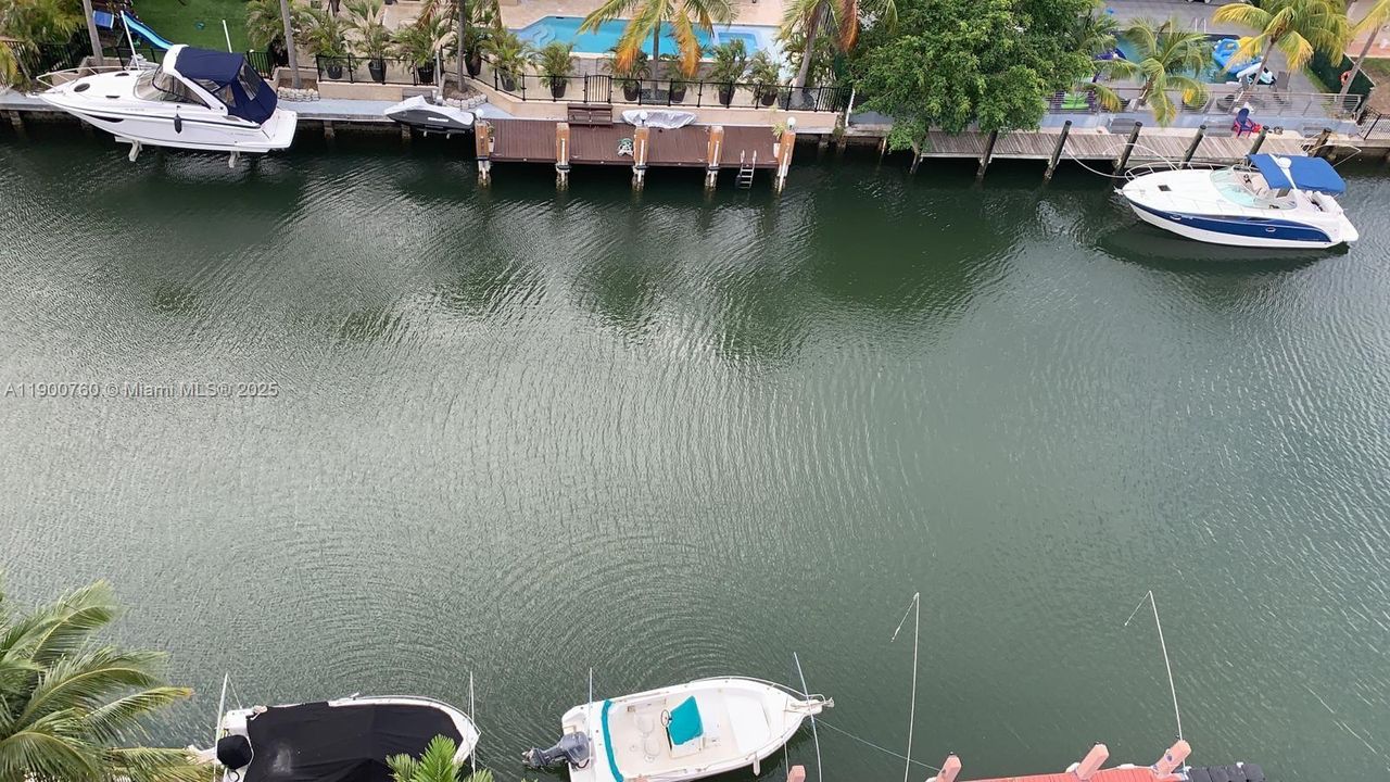 For Rent: $1,700 (1 beds, 1 baths, 792 Square Feet)