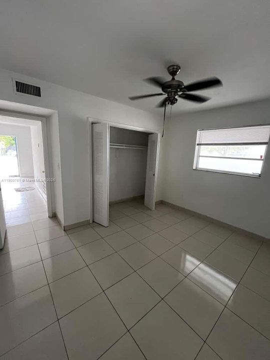 Recently Rented: $2,100 (2 beds, 1 baths, 900 Square Feet)