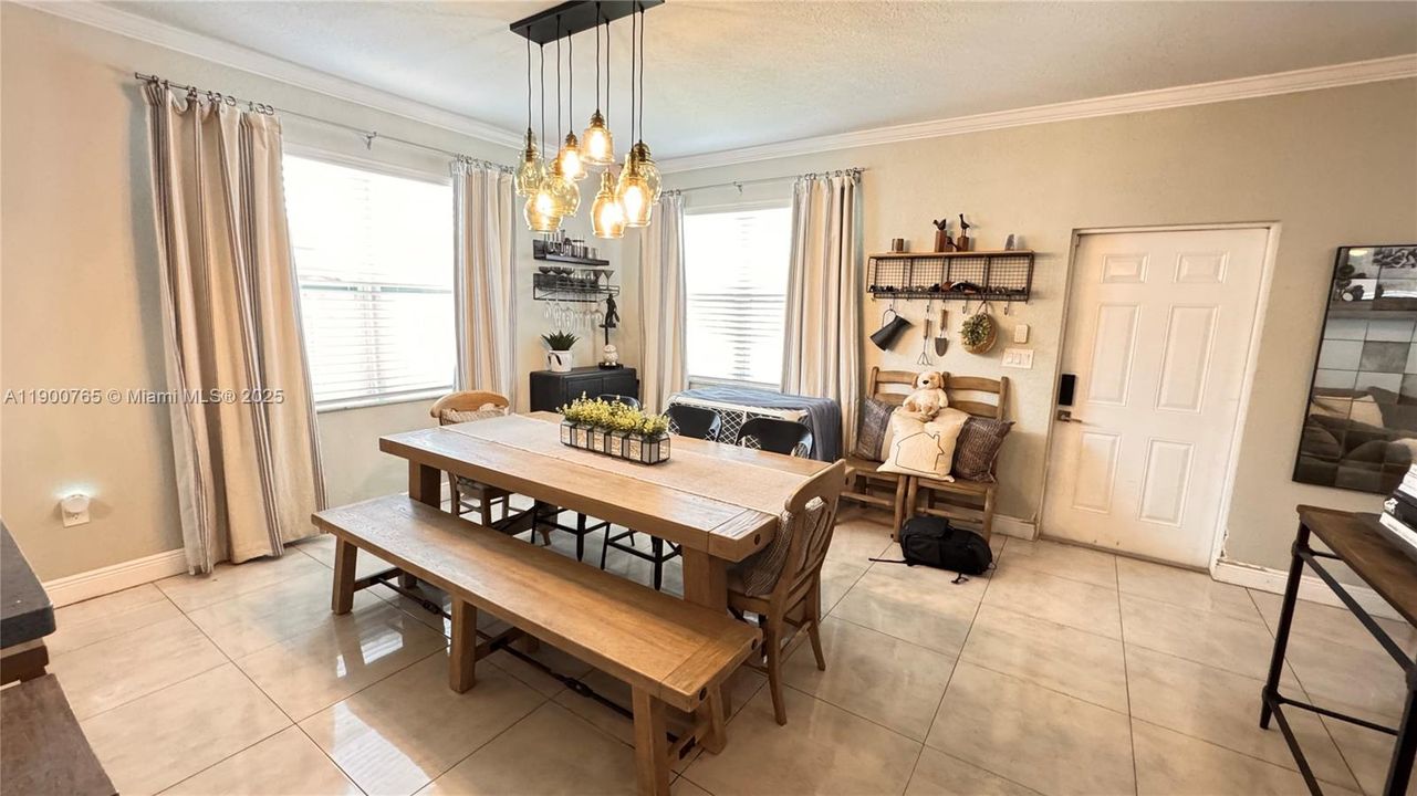 待售: $550,000 (3 贝兹, 2 浴室, 1500 平方英尺)