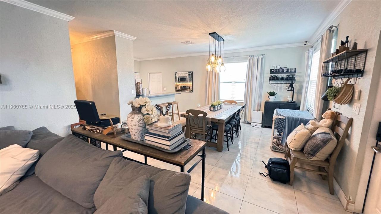 待售: $550,000 (3 贝兹, 2 浴室, 1500 平方英尺)