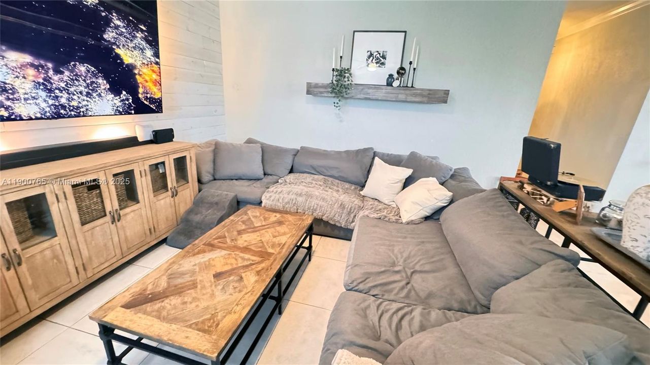 待售: $550,000 (3 贝兹, 2 浴室, 1500 平方英尺)