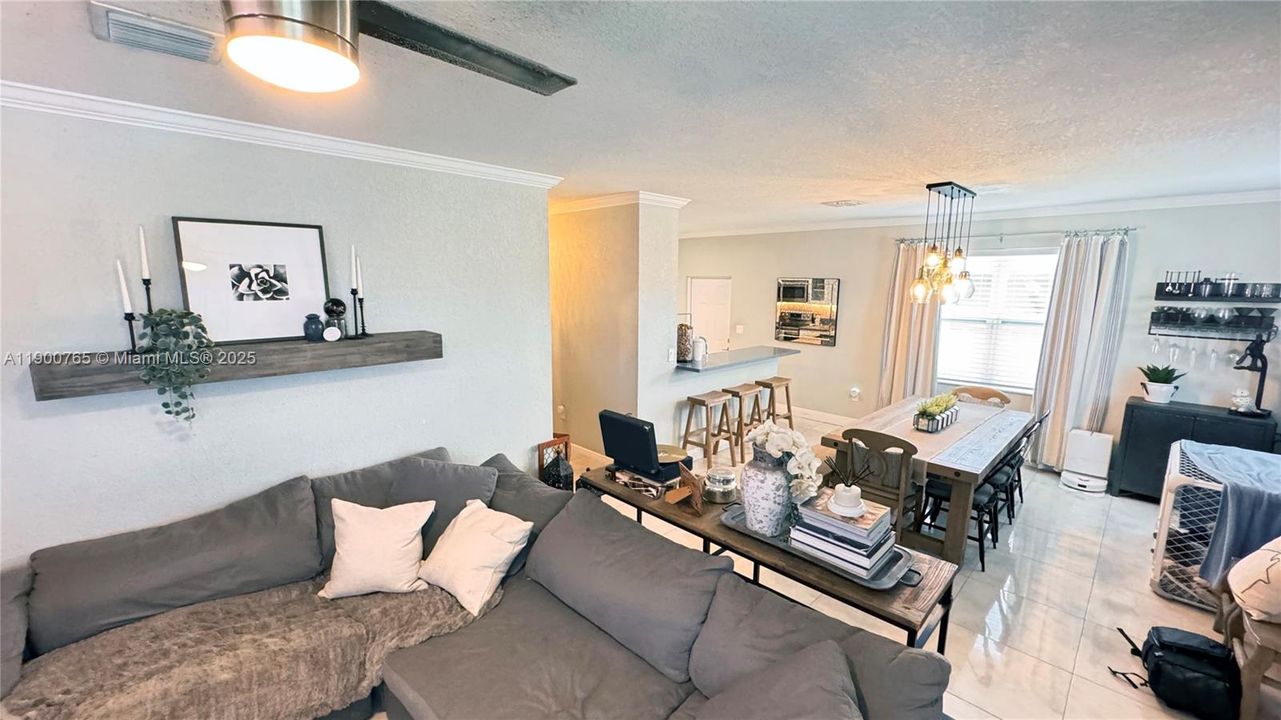 待售: $550,000 (3 贝兹, 2 浴室, 1500 平方英尺)