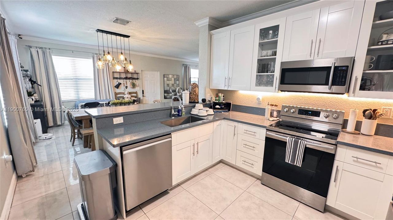 待售: $550,000 (3 贝兹, 2 浴室, 1500 平方英尺)