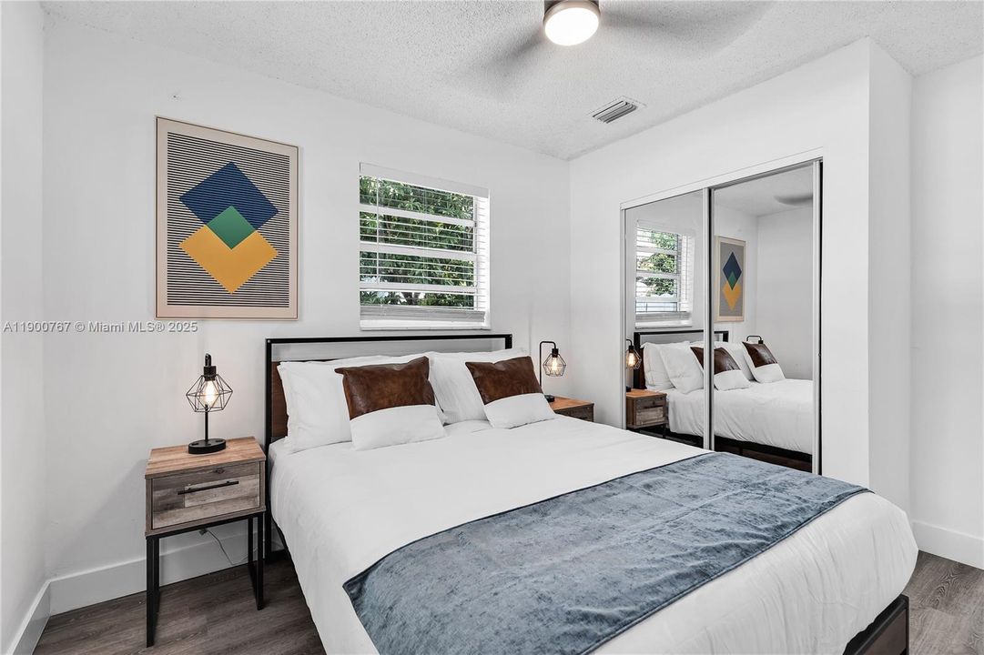 For Sale: $630,000 (3 beds, 2 baths, 1215 Square Feet)