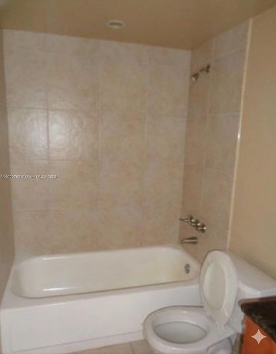 For Sale: $160,000 (2 beds, 2 baths, 1036 Square Feet)