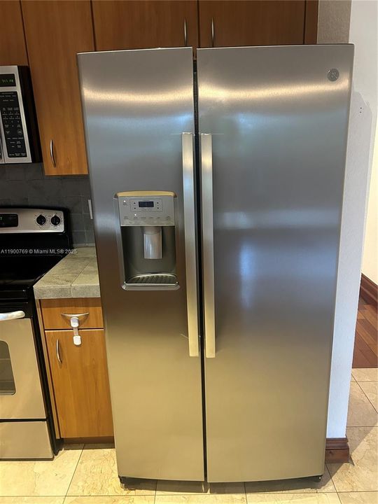 出租: $5,500 (3 贝兹, 2 浴室, 2023 平方英尺)