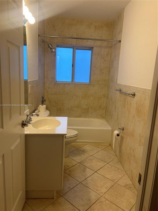 出租: $5,500 (3 贝兹, 2 浴室, 2023 平方英尺)