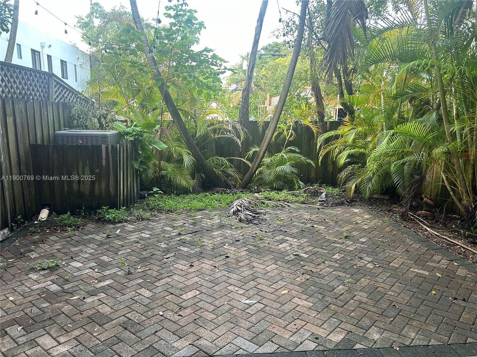 出租: $5,500 (3 贝兹, 2 浴室, 2023 平方英尺)