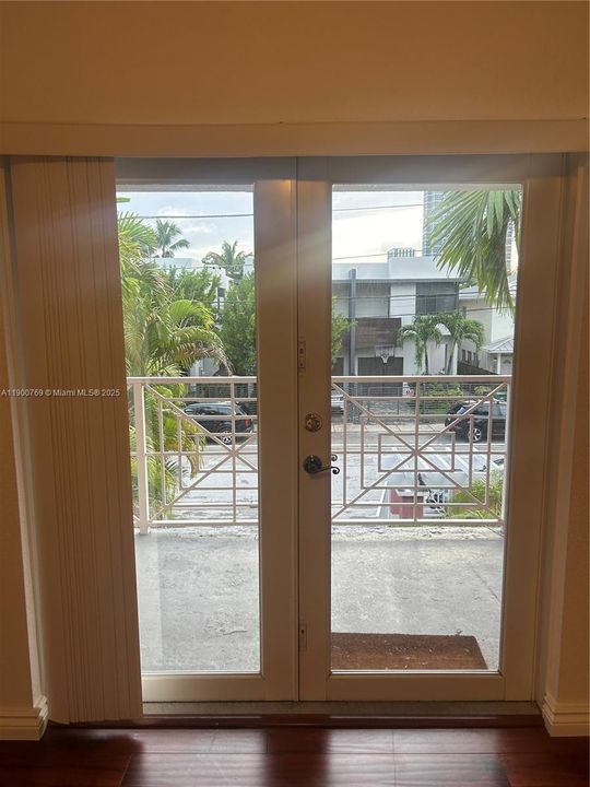 出租: $5,500 (3 贝兹, 2 浴室, 2023 平方英尺)