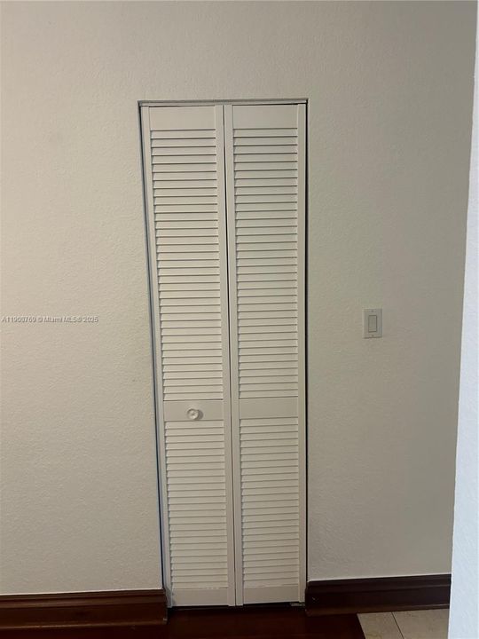 出租: $5,500 (3 贝兹, 2 浴室, 2023 平方英尺)