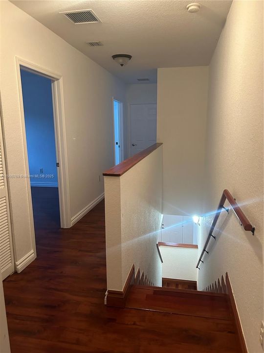 出租: $5,500 (3 贝兹, 2 浴室, 2023 平方英尺)