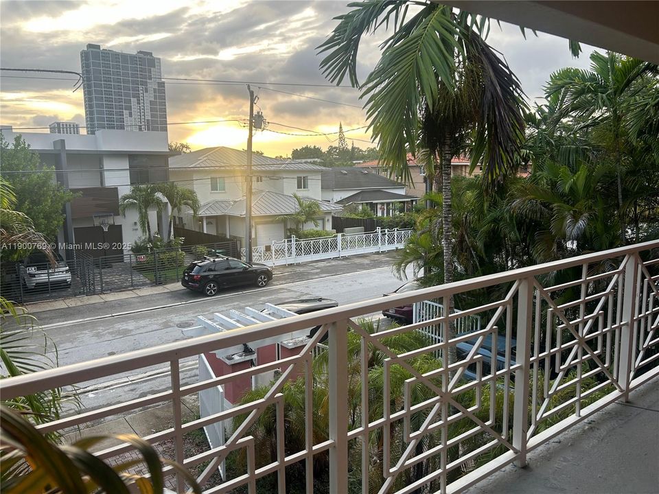 出租: $5,500 (3 贝兹, 2 浴室, 2023 平方英尺)