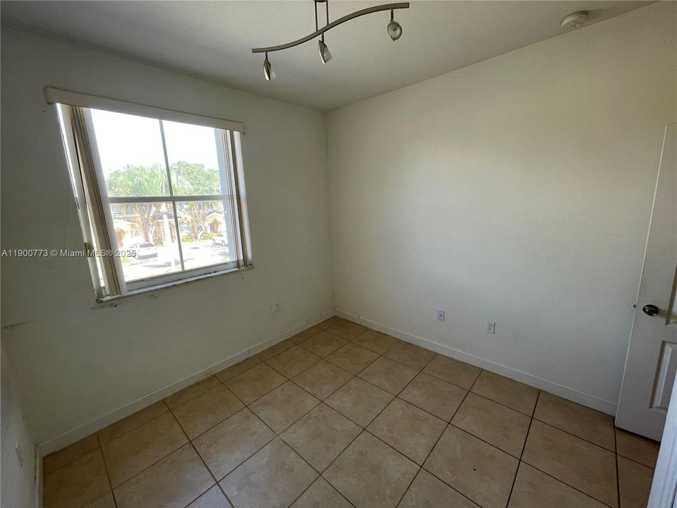 For Sale: $239,900 (3 beds, 2 baths, 1182 Square Feet)