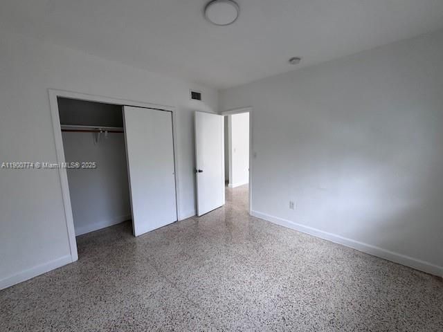 Active With Contract: $2,100 (1 beds, 1 baths, 575 Square Feet)