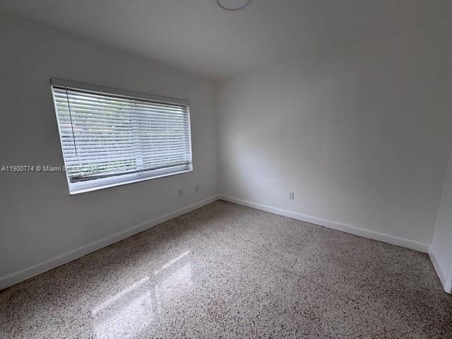 Active With Contract: $2,100 (1 beds, 1 baths, 575 Square Feet)