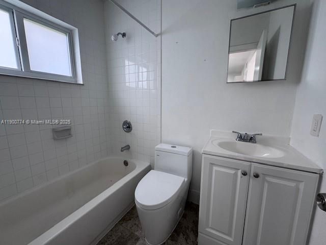 Active With Contract: $2,100 (1 beds, 1 baths, 575 Square Feet)