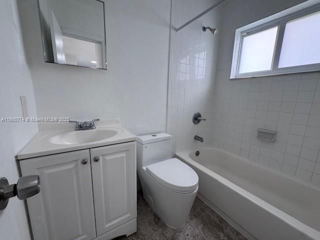 Active With Contract: $2,100 (1 beds, 1 baths, 575 Square Feet)