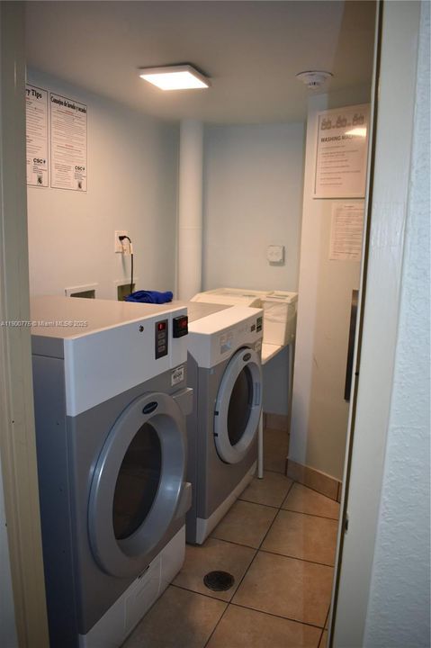 For Sale: $290,000 (2 beds, 2 baths, 1132 Square Feet)