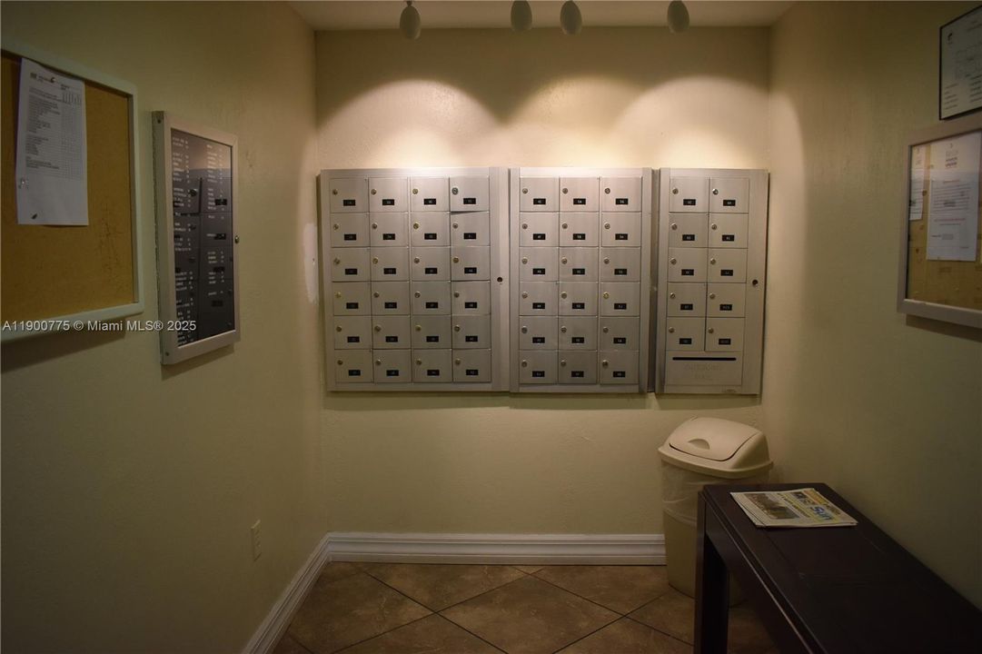 For Sale: $290,000 (2 beds, 2 baths, 1132 Square Feet)