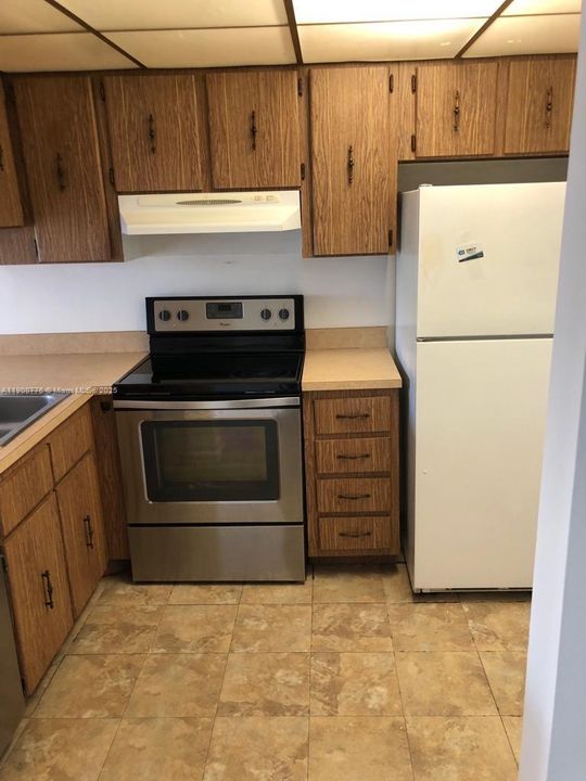 For Sale: $168,500 (1 beds, 1 baths, 658 Square Feet)