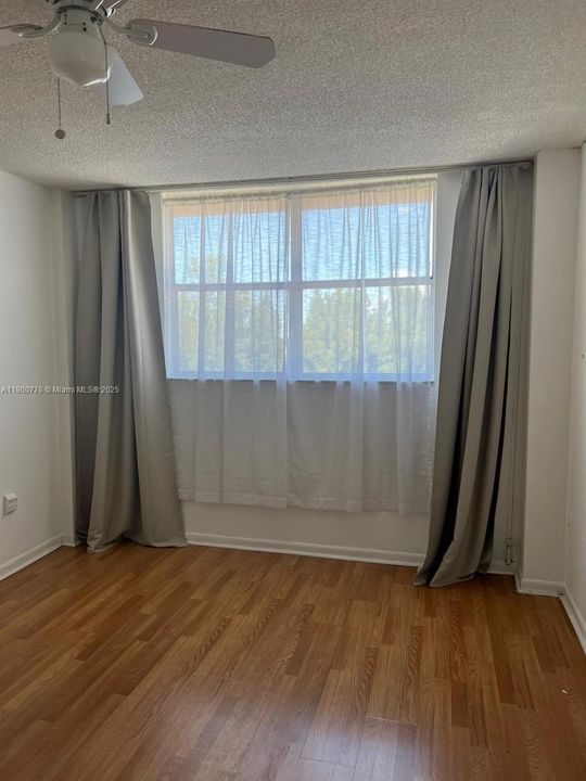 For Sale: $168,500 (1 beds, 1 baths, 658 Square Feet)