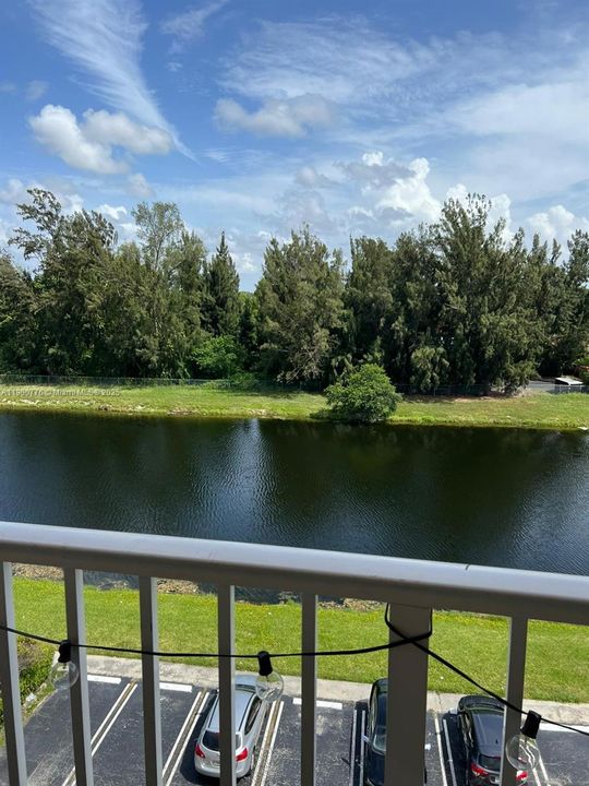 For Sale: $168,500 (1 beds, 1 baths, 658 Square Feet)