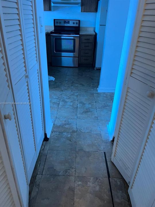 For Sale: $168,500 (1 beds, 1 baths, 658 Square Feet)